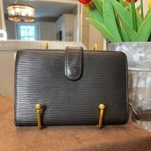 *Kisslock* Louis Vuitton Black Epi Portefeuille Viennois
